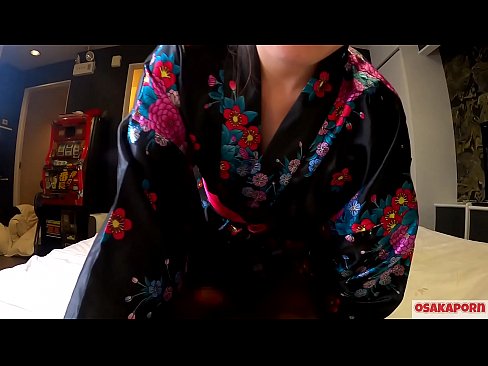 ❤️ Gənc cosplay qız bir atlı qadında fışqırma ilə orgazm olmaq üçün cinsi sevir. Həvəskar videoda ənənəvi yapon geyimində tüklü pişik və gözəl döşləri olan asiyalı qız sikişmə oyuncaqları ilə mastürbasyon nümayiş etdirir. Sakura 3 OSAKAPORN. ️ Gözəl porno bizdə