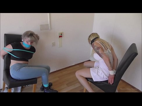 ❤️ Asılı / bağlanmış və ağzı bağlanmış / çətinlik içində olan qız ️ Gözəl porno bizdə