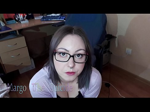 ❤️ Eynəkli Seksual Qız Kamerada Dildosunu Dərindən Əyir ️ Gözəl porno bizdə
