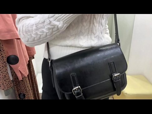 ❤️ Gənc qadın FeralBerry-nin fitinq otağında dildo ilə ictimai masturbasiyası ️ Gözəl porno bizdə
